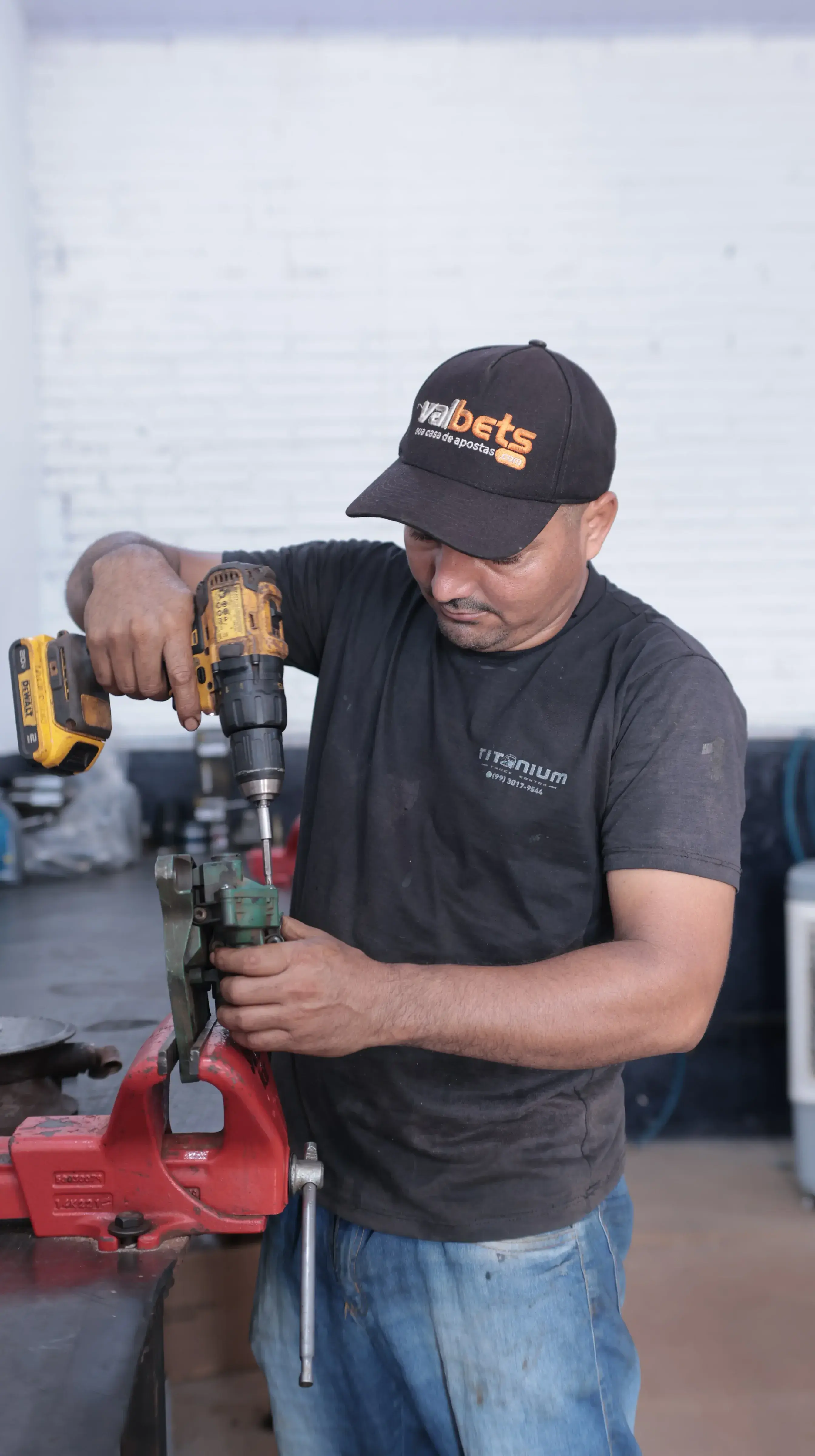 Técnico em serviço mecânico